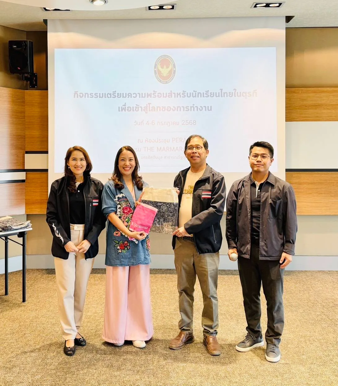 ผศ.ดร.ธีรดา นำเวิร์กช็อปเตรียมความพร้อมนักศึกษาไทยในตุรกีสู่โลกการทำงาน — ภาพจากข่าวของศูนย์