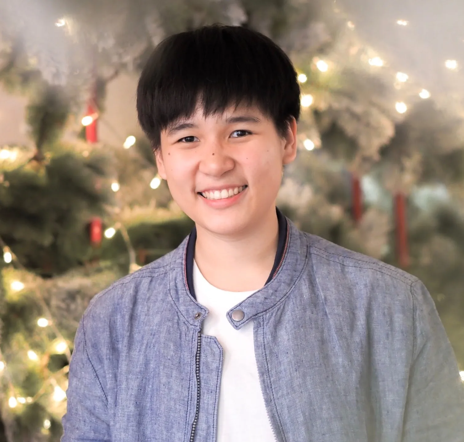 พรปวีณ์ ทิวทิพย์สกุล นักออกแบบมัลติมีเดีย — ภาพจากเว็บเดิม ComInnoCenter